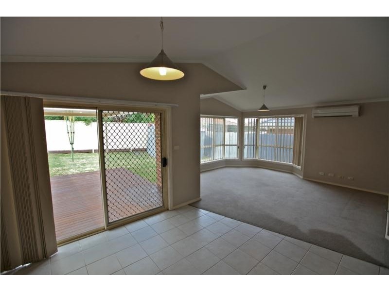 66a Explorers Way, St Clair NSW 2759