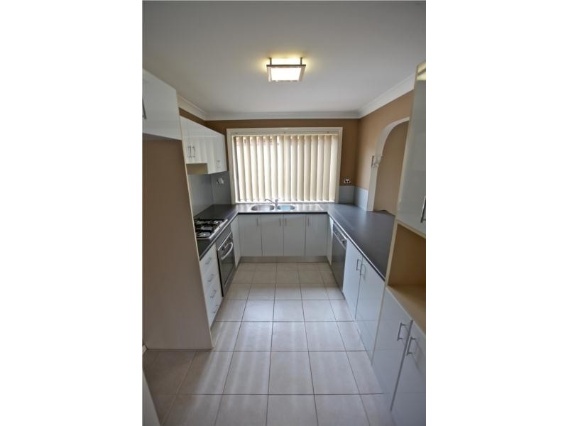 66a Explorers Way, St Clair NSW 2759