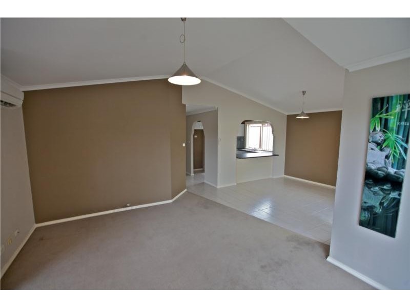 66a Explorers Way, St Clair NSW 2759