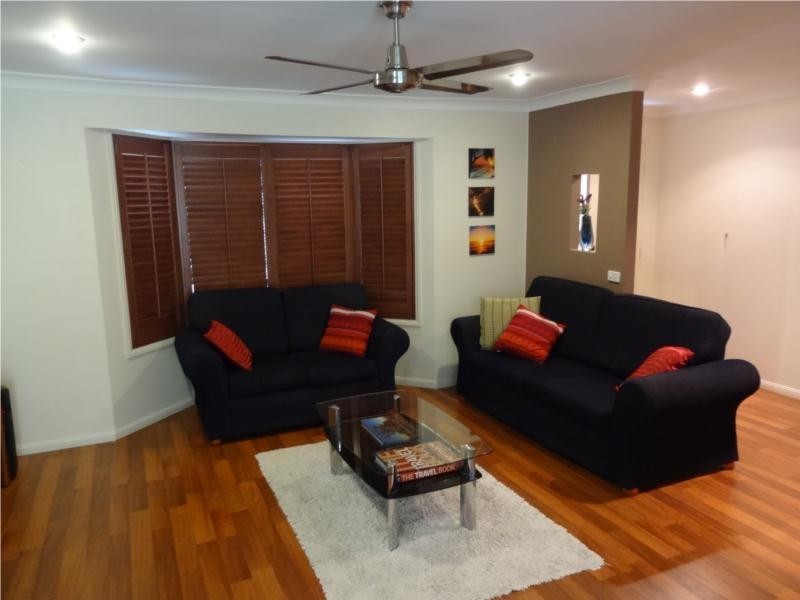 124 Oldfield Road, Sinnamon Park QLD 4073