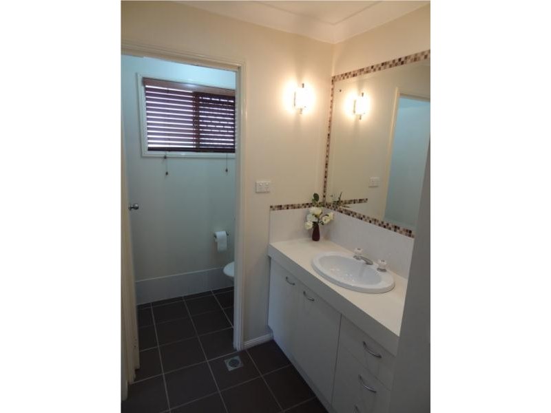 124 Oldfield Road, Sinnamon Park QLD 4073