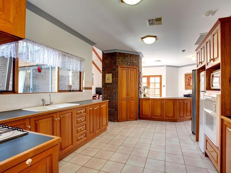 22 Valley View Drive, Mclaren Vale SA 5171