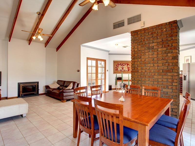 22 Valley View Drive, Mclaren Vale SA 5171