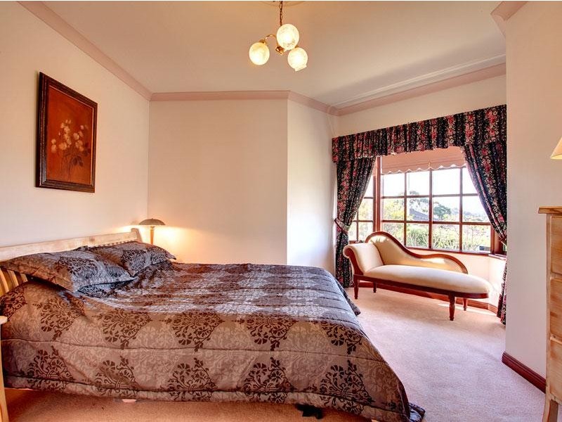 22 Valley View Drive, Mclaren Vale SA 5171