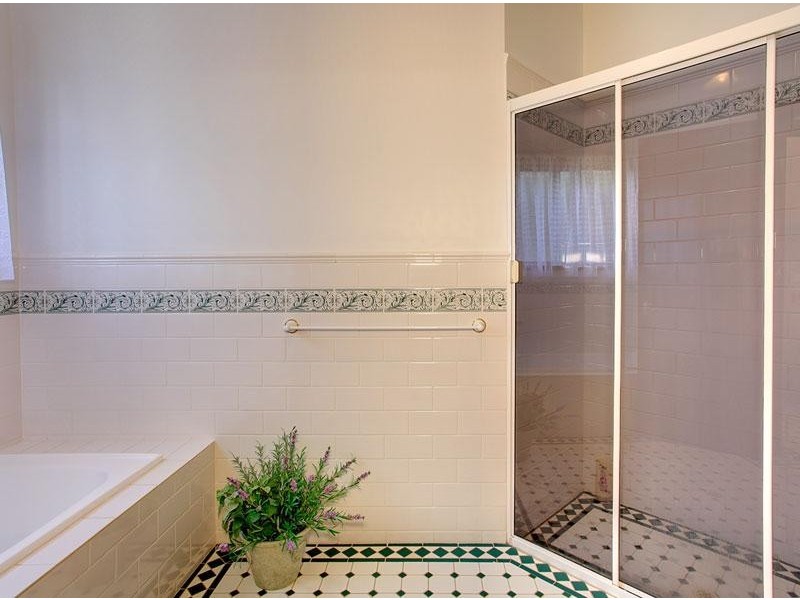 22 Valley View Drive, Mclaren Vale SA 5171