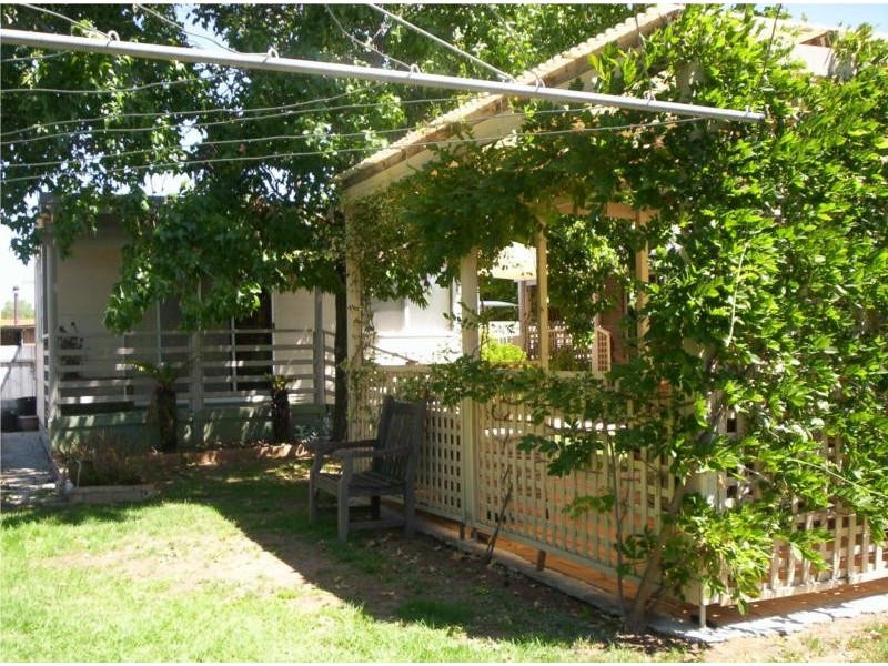 110 Pell Street, Howlong NSW 2643