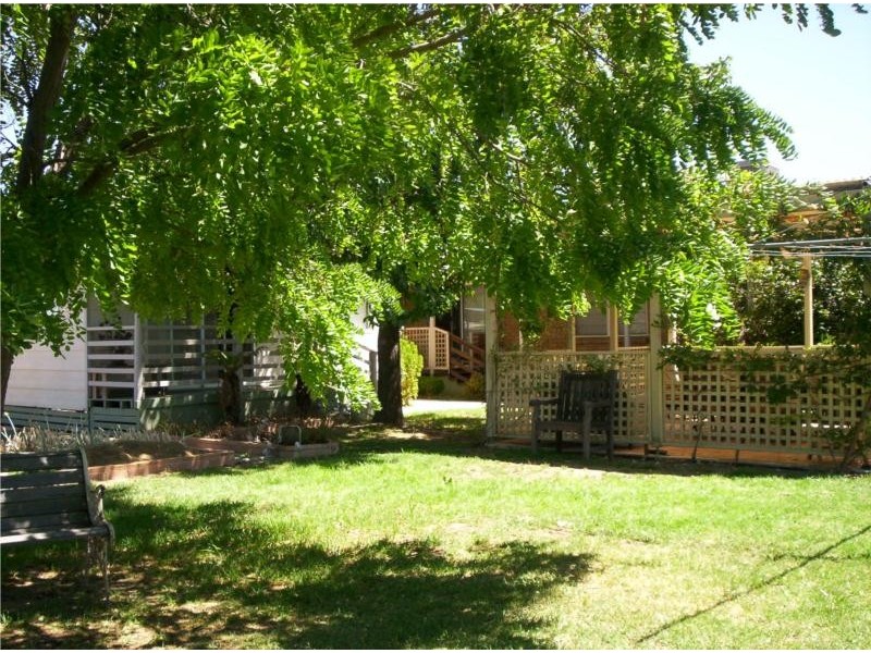 110 Pell Street, Howlong NSW 2643