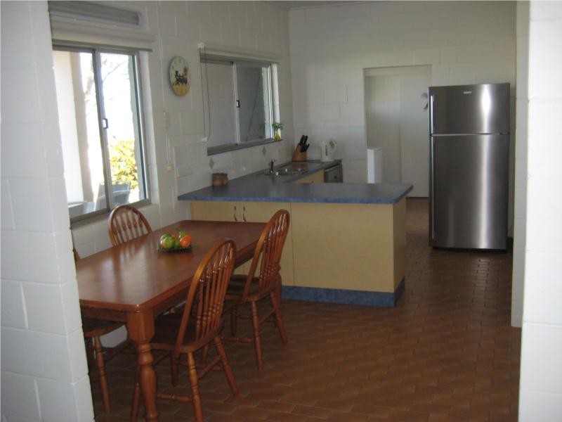 93 Cay Street, Saunders Beach QLD 4818