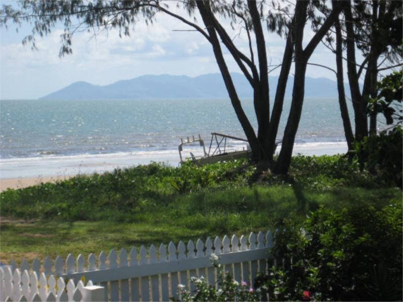 93 Cay Street, Saunders Beach QLD 4818