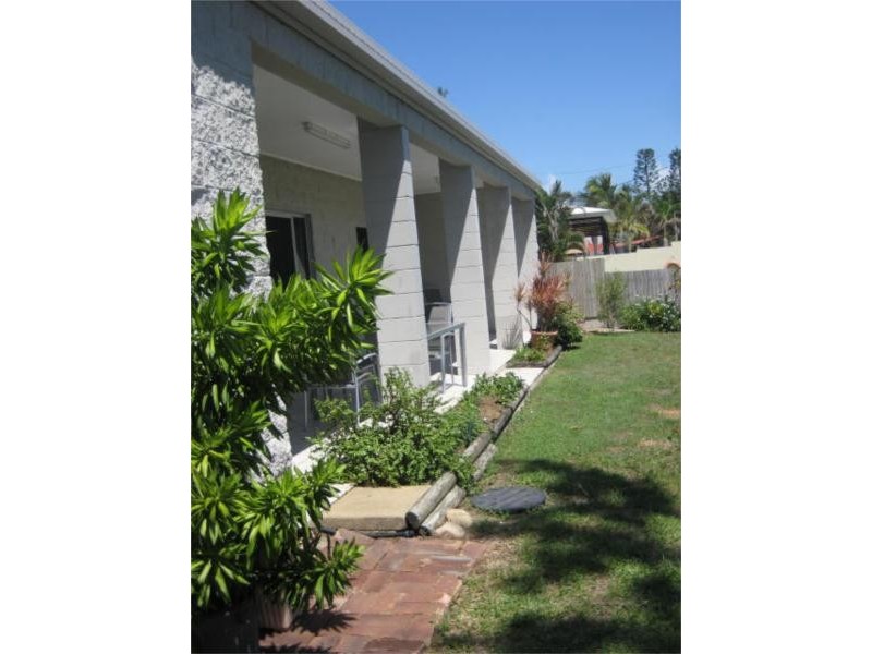 93 Cay Street, Saunders Beach QLD 4818