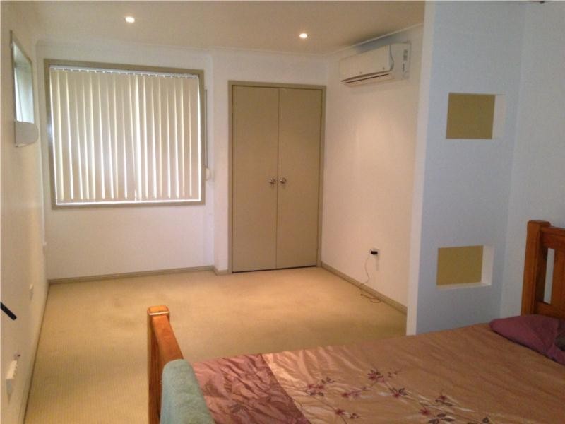 15 Gambia street, Kearns NSW 2558