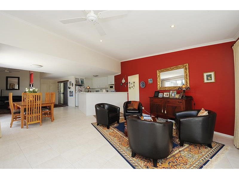 18 Gillingham Place, Pelican Waters QLD 4551
