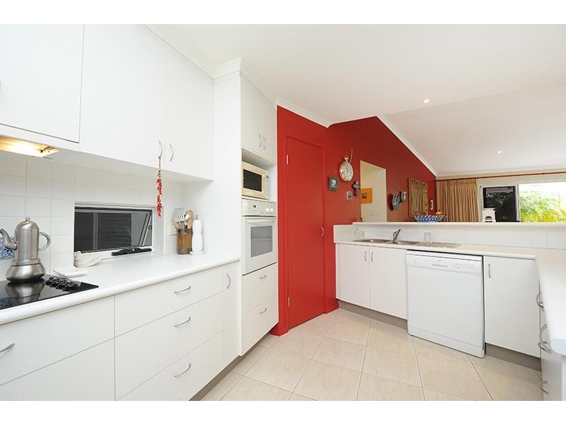 18 Gillingham Place, Pelican Waters QLD 4551