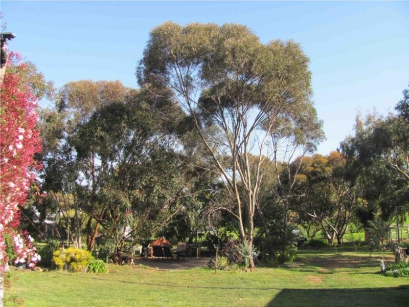 33 Nathan Drive, Bacchus Marsh VIC 3340
