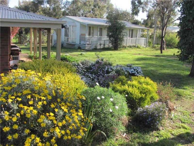 33 Nathan Drive, Bacchus Marsh VIC 3340