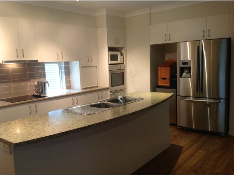 2 Gill Court, Mudgeeraba QLD 4213