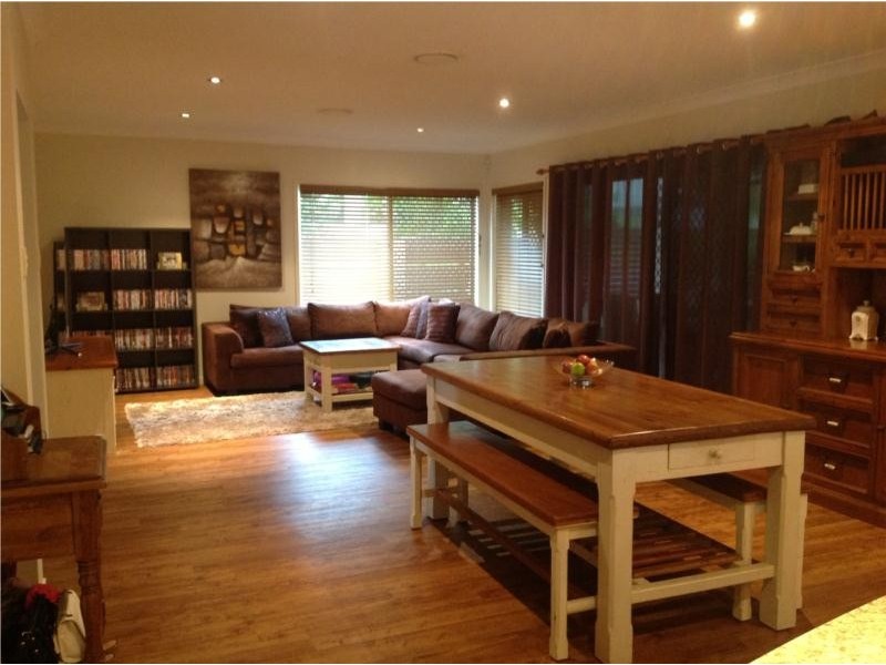 2 Gill Court, Mudgeeraba QLD 4213