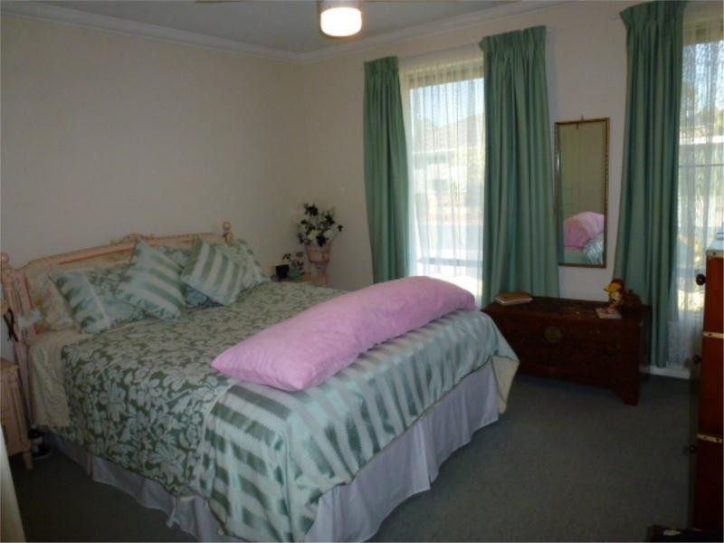 42 Albert Place, Dingley Village VIC 3172