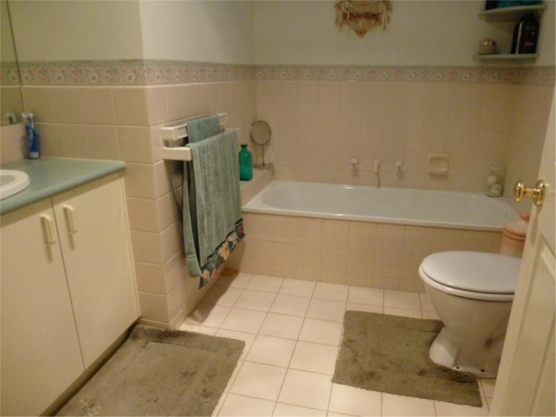 42 Albert Place, Dingley Village VIC 3172