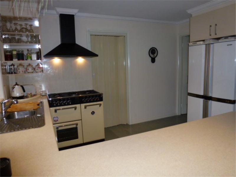 42 Albert Place, Dingley Village VIC 3172