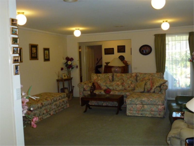 42 Albert Place, Dingley Village VIC 3172