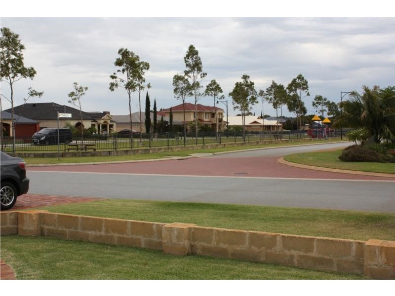 4 Concord Terrace, Atwell WA 6164
