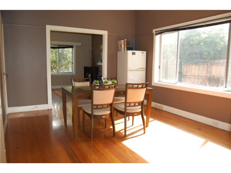 1/2 Dubbo street, Sunshine VIC 3020