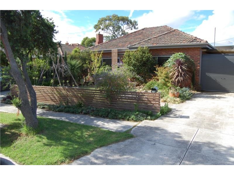 1/2 Dubbo street, Sunshine VIC 3020