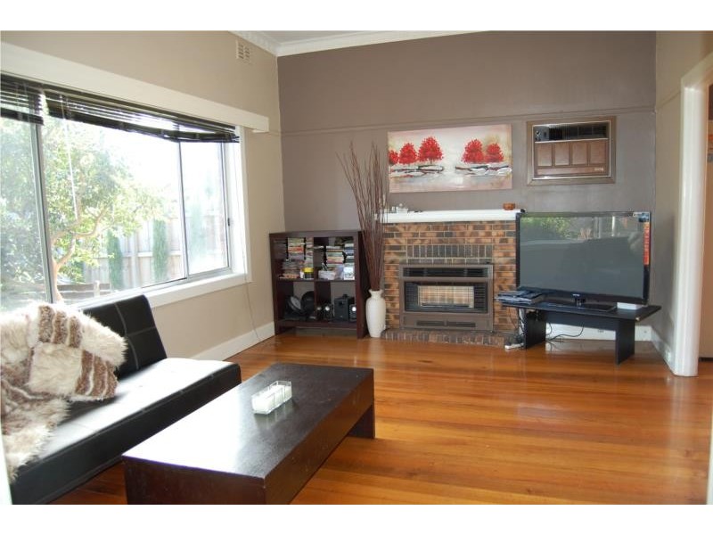 1/2 Dubbo street, Sunshine VIC 3020