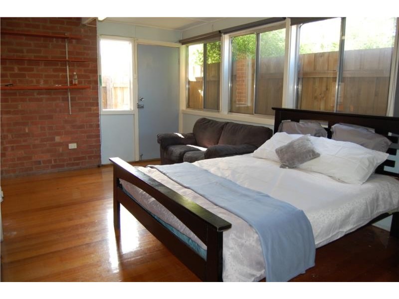 1/2 Dubbo street, Sunshine VIC 3020