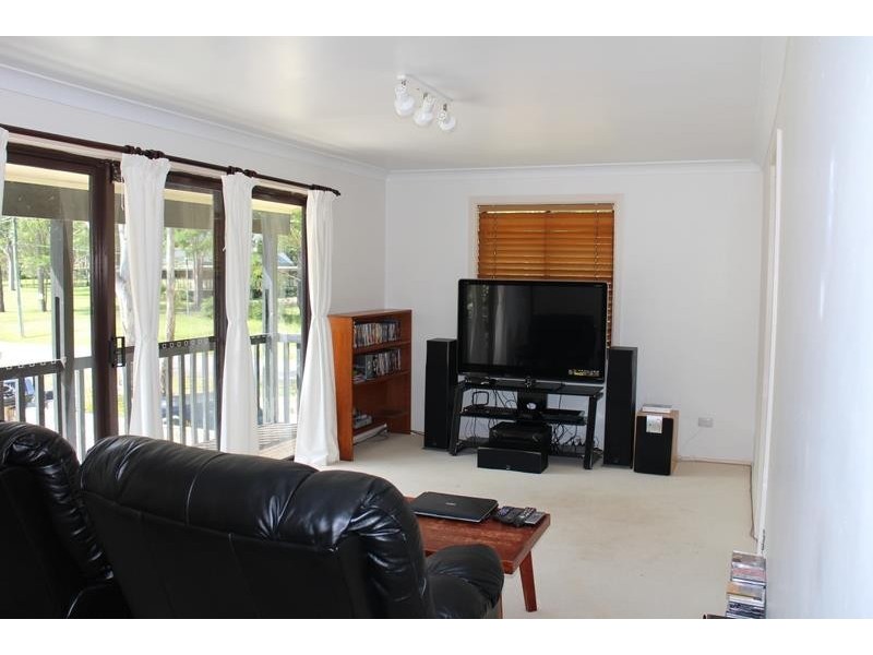 33 Lewis Drive, Medowie NSW 2318