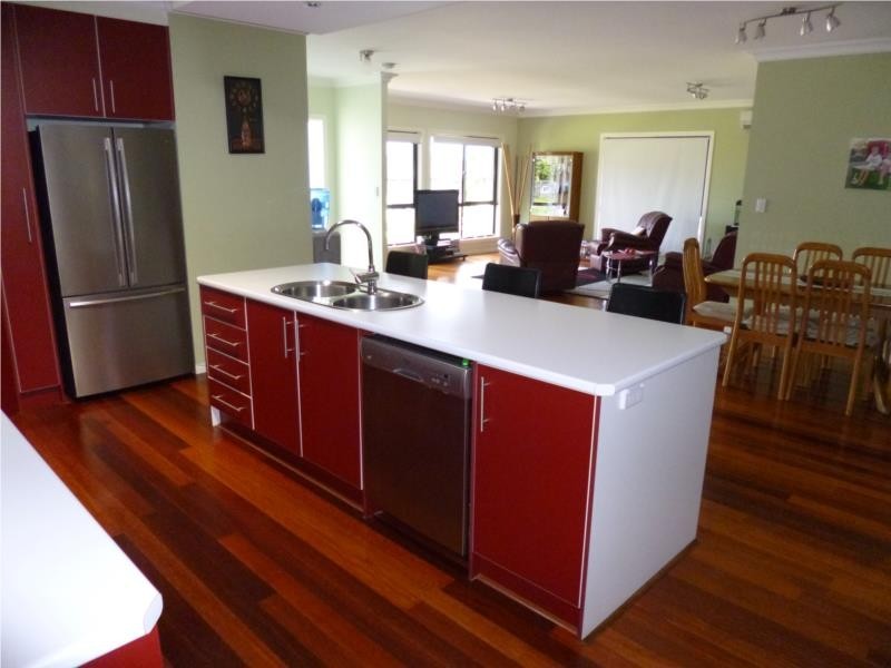 1 Flora Link, Springfield Lakes QLD 4300