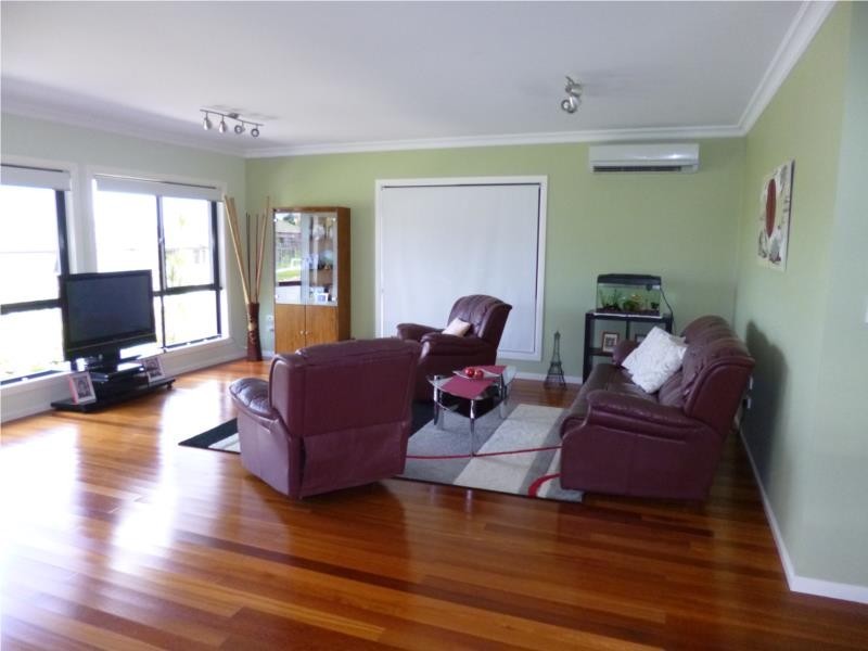 1 Flora Link, Springfield Lakes QLD 4300