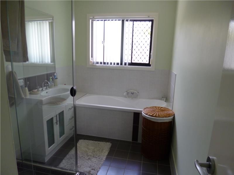 1 Flora Link, Springfield Lakes QLD 4300