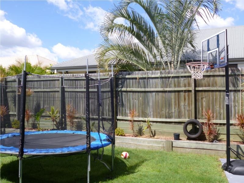 1 Flora Link, Springfield Lakes QLD 4300