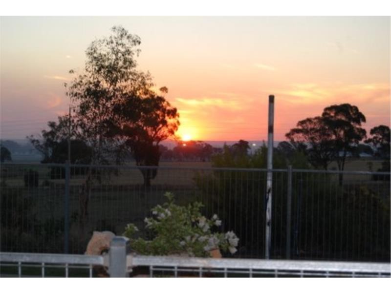 4 Rosella Street, Temora NSW 2666