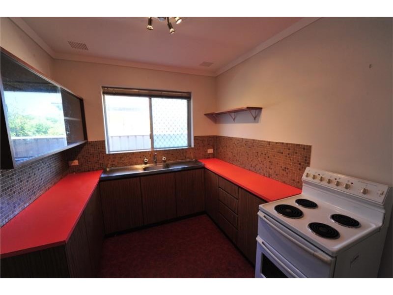 A&B/67 Davilak Avenue, Hamilton Hill WA 6163