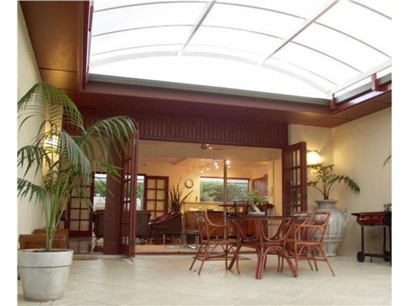 7 FAIRWAY AVENUE, Bundall QLD 4217