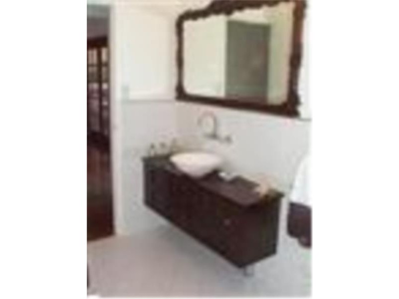 7 FAIRWAY AVENUE, Bundall QLD 4217