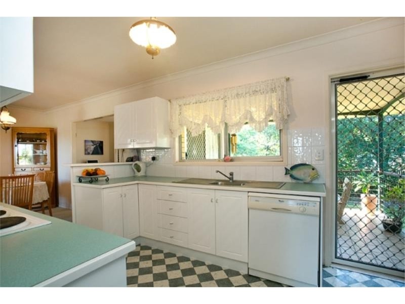 27 Laurinda Crescent, Springwood QLD 4127