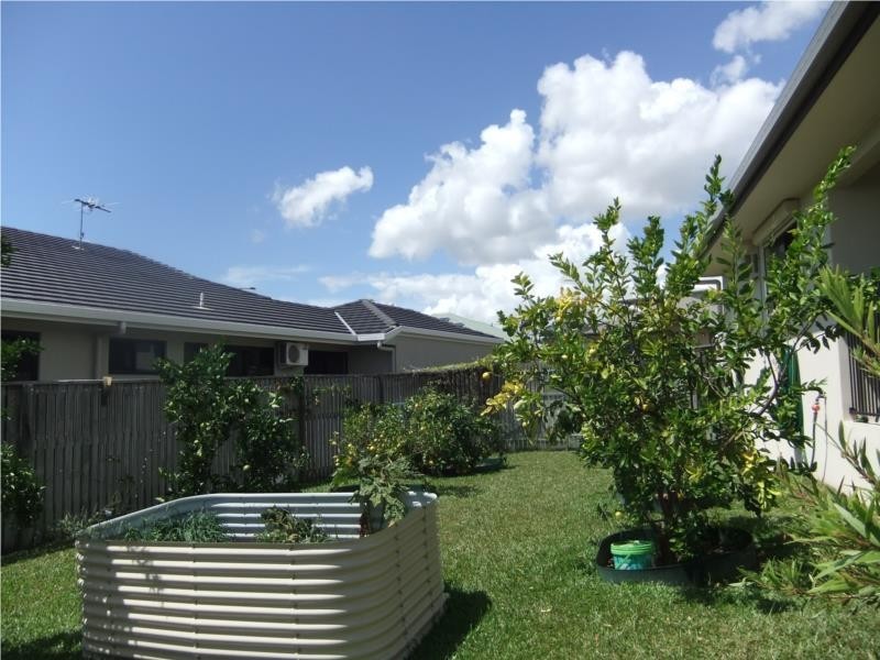 14 Hempel Street, Bushland Beach QLD 4818