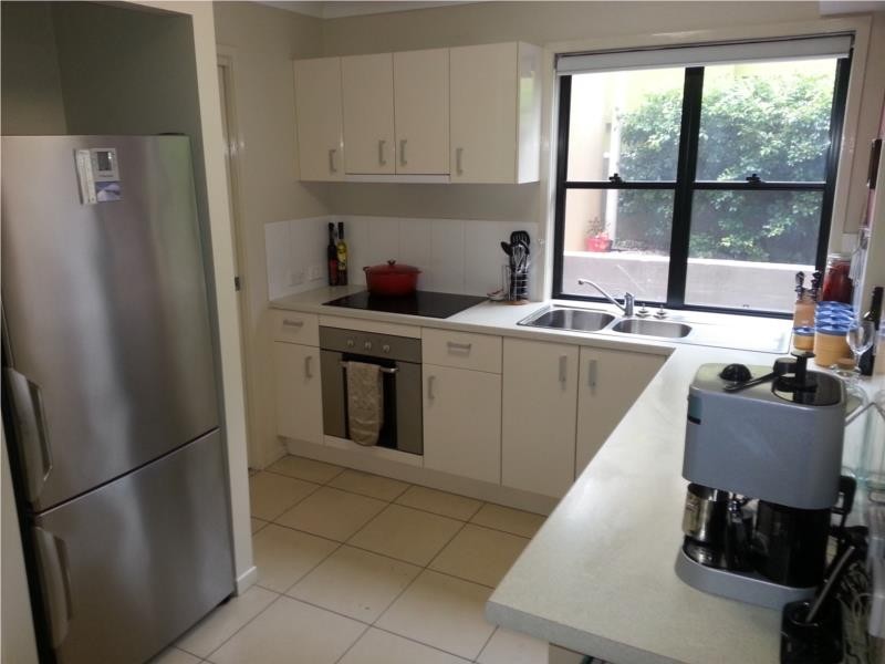 2/50 Waratah Avenue, Carina QLD 4152