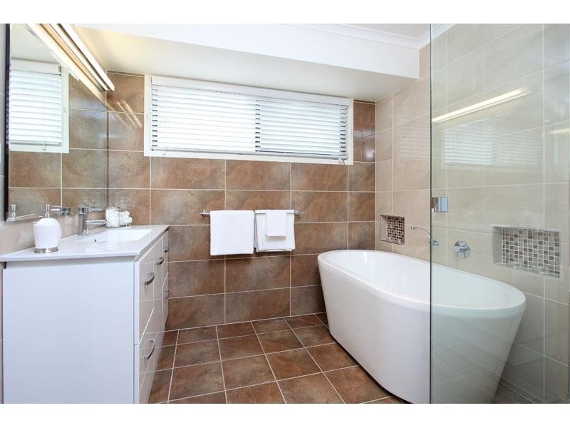 3 Job Street, Chapel Hill QLD 4069