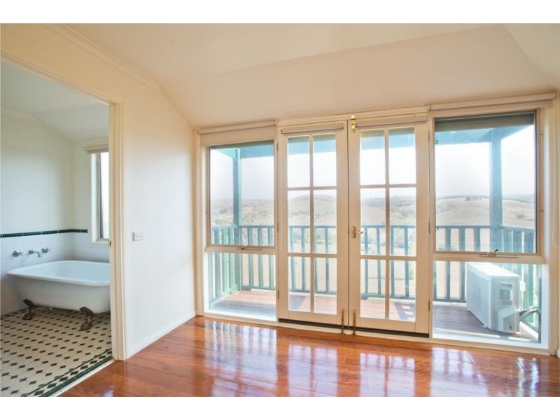 131 Underbank Boulevarde, Bacchus Marsh VIC 3340