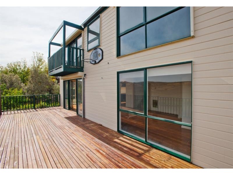 131 Underbank Boulevarde, Bacchus Marsh VIC 3340