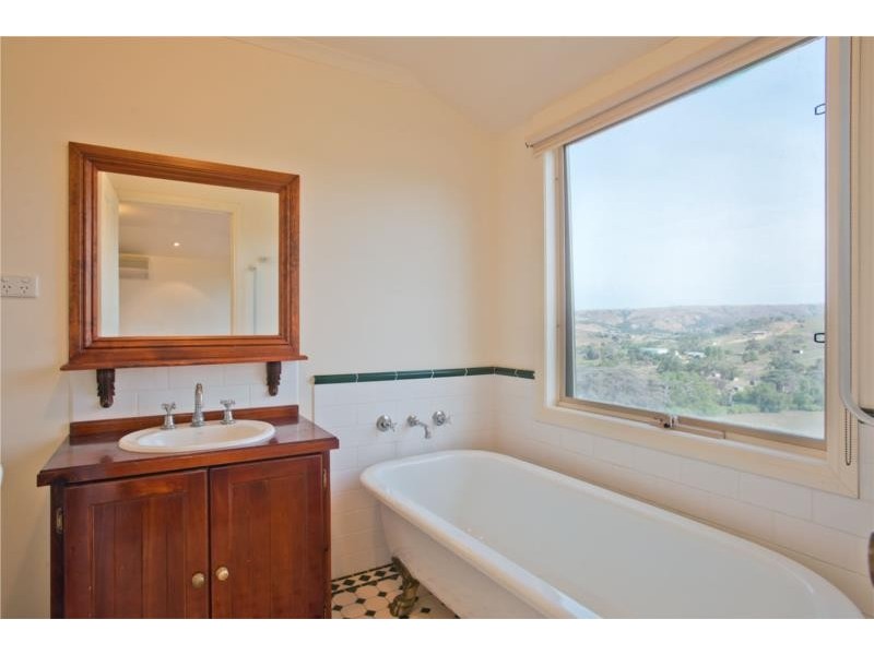 131 Underbank Boulevarde, Bacchus Marsh VIC 3340