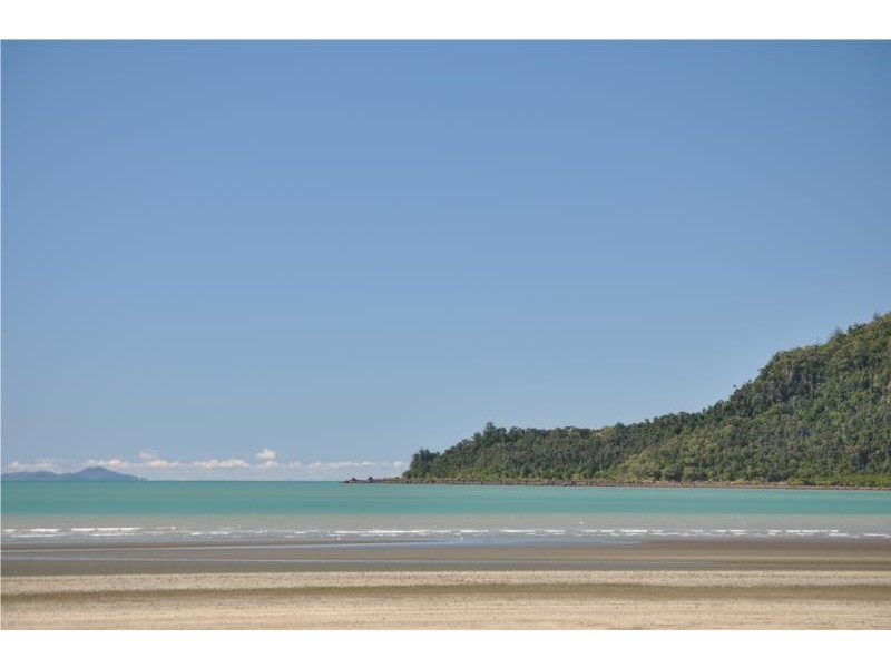 24 Ward Esplanade, Ball Bay QLD 4741