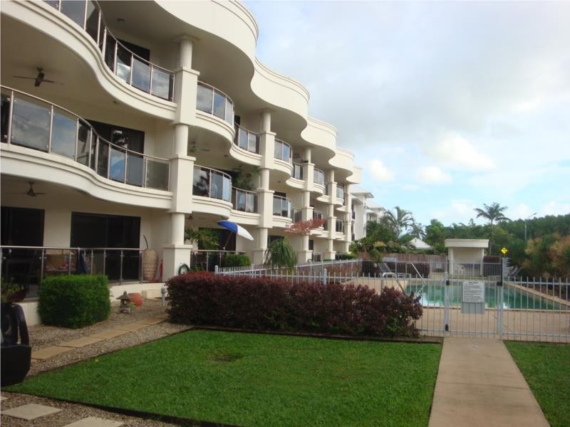 2/289 Esplanade, Cairns North QLD 4870