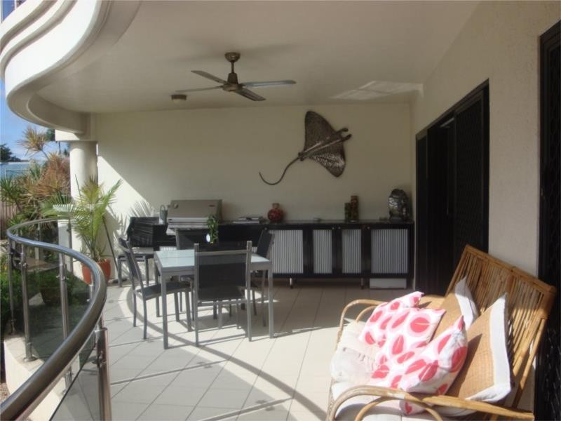 2/289 Esplanade, Cairns North QLD 4870