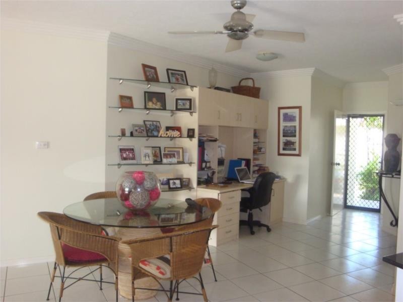 2/289 Esplanade, Cairns North QLD 4870